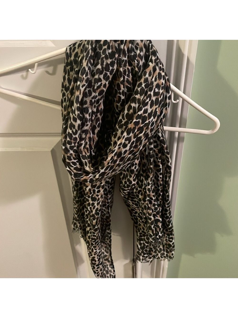 Leopard wrap scarf EUC - Picture 3 of 3